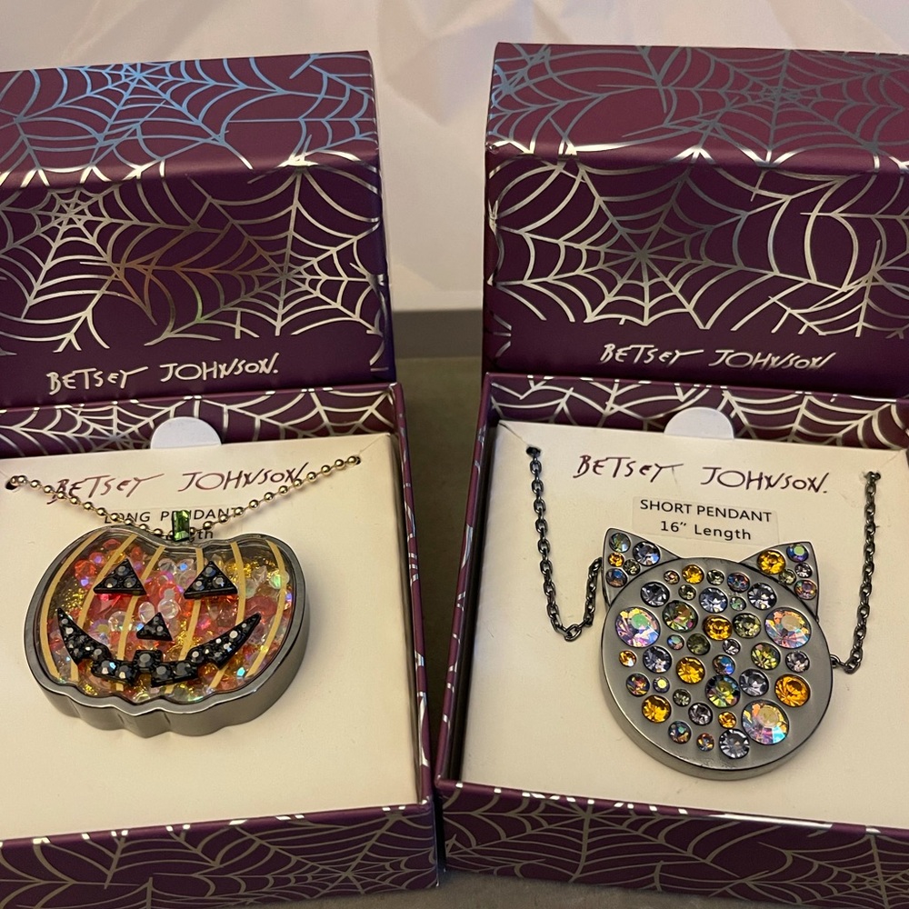🧛🏼‍♀️Betsey Johnson Halloween necklaces.